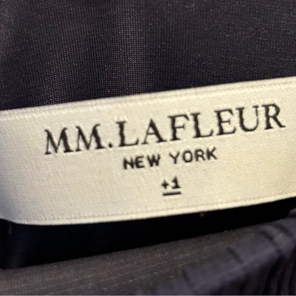 MM LaFleur navy blue wavy fabric dress - Picture 2 of 3